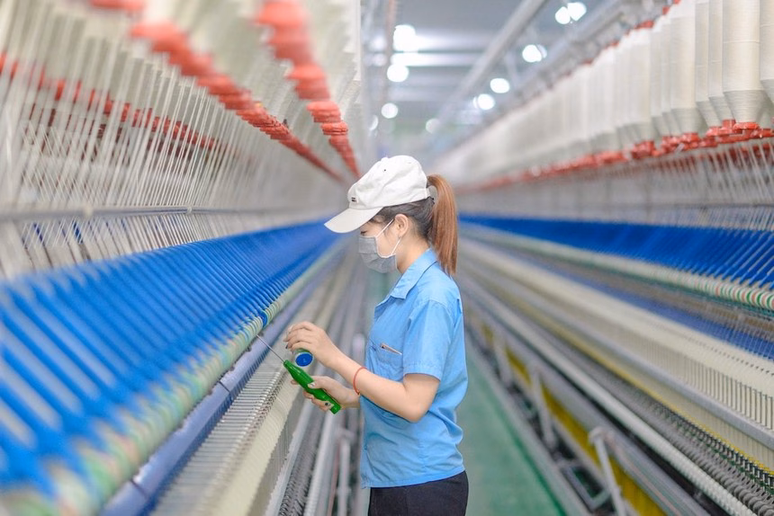 Giá nhiên liệu, vận chuyển tăng cùng chi phí nhân công leo thang đang tạo ra áp lực kép lên biên lợi nhuận của các doanh nghiệp dệt may.