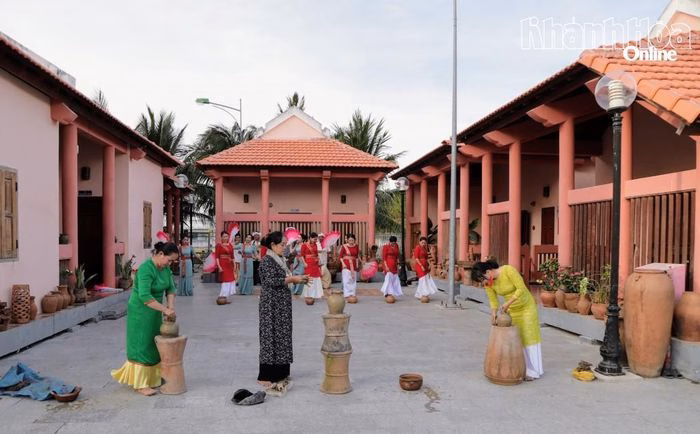 Phát triển đô thị tại Ninh Phước gắn liền với gìn giữ văn hóa làng nghề gốm Bàu Trúc.