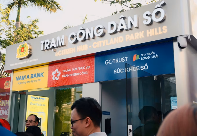 Trạm công dân số trên địa bàn TP HCM thuộc hệ sinh thái kiosk đa tiện ích do Công an thành phố chủ trì triển khai, kinh phí từ xã hội hóa.