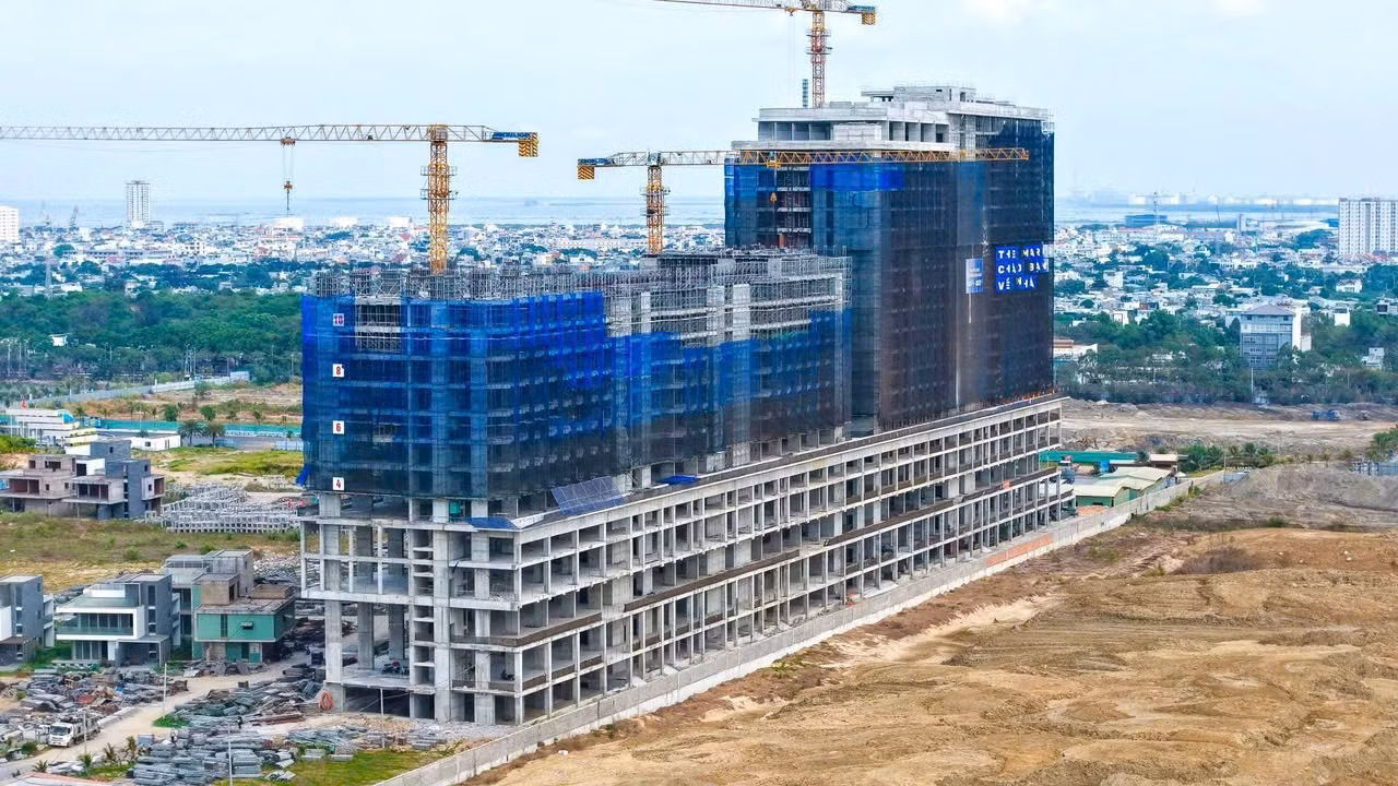 Sự thiếu thống nhất giữa các văn bản pháp luật về khái niệm “chung cư hỗn hợp” đang tạo ra nhiều cách hiểu khác nhau tại các địa phương.