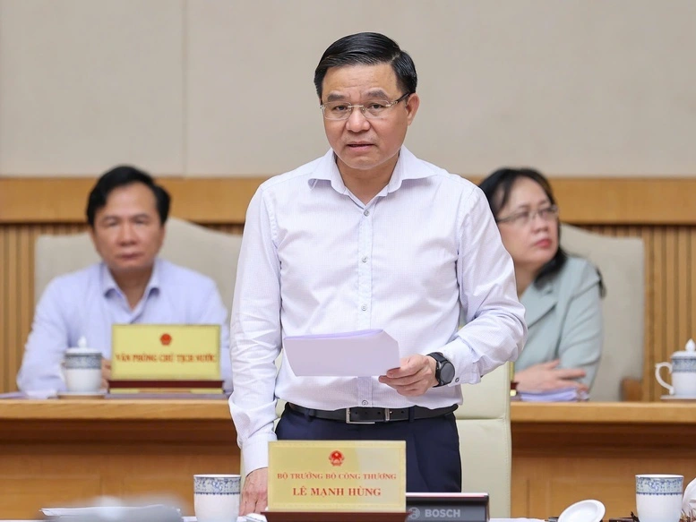 Bộ trưởng Bộ Công Thương Lê Mạnh Hùng khẳng định năng lực dự trữ xăng dầu đã cải thiện rõ rệt (Ảnh: Nhật Bắc).