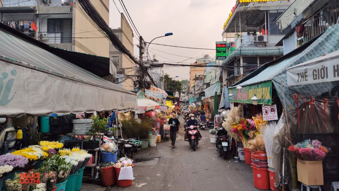 Hiện trạng đoạn đường Trần Bình Trọng, phường Vườn Lài trước khi triển khai dự án nâng cấp.